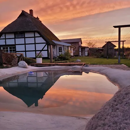 Urlaub Unterm Reetdach Auf Dem Darss * Fuhlendorf (Mecklenburg-Vorpommern)