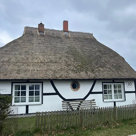 Urlaub Unterm Reetdach Auf Dem Darss Holiday home *